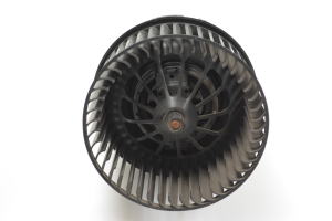   Salongi puhuri mootor  - AV6N18456BA 