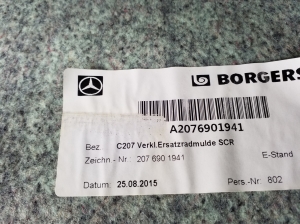 Mercedes Benz E-Class W207 (2009–2017) Pakiruumi sisemuse muu osa A2076901941 - 2