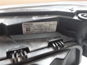 VOLVO V40 (2012–2019) Headlight 31420010 - 3