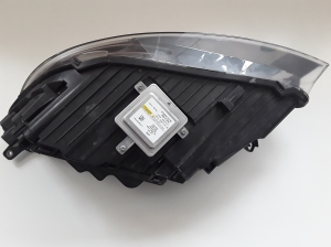 VOLVO V40 (2012–2019) Headlight 31420010 - 4