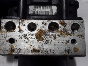 RENAULT Scenic (2003–2010) ABS Steuergerät 8200624642 - 2