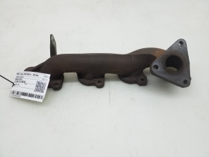  Exhaust manifold 