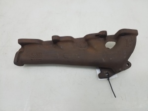  Exhaust manifold 