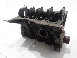  Engine block 