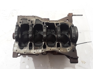  Engine block 