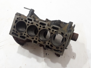  Engine block 