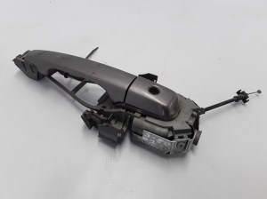 Esiukse välimine avakäepide ja selle detailid - 30784205