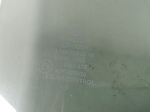 Mercedes Benz ML-Class 163 (1998–2005) Fenster Scheibe Tür vorne A1637200218 - 2