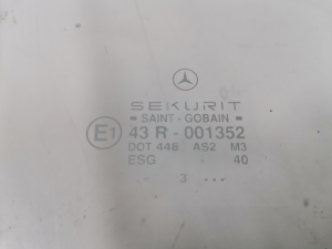 Mercedes Benz C-Class 202 (1993–2001) Esiukse klaas A2027200218 - 2