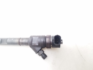  Fuel injector 