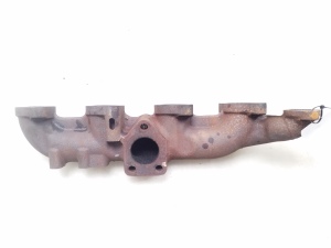  Exhaust manifold 