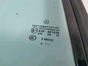 Mercedes Benz CLK-Class 209 (2002–2009) Aizmugurējā spārna sānu stikls A2096700610 - 2