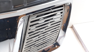  Front grille 