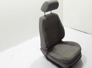 Volkswagen Caddy III (2004–2015) Front seat and its parts - 3