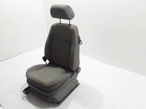 Volkswagen Caddy III (2004–2015) Front seat and its parts - 4