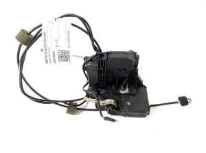 Mercedes Benz CLK-Class 209 (2002–2009) Esiukse lukk A2097200235 - 2
