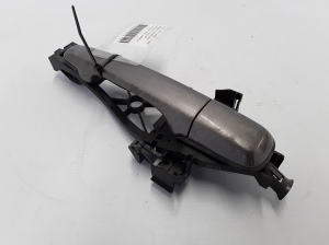 Aizmugurējo sānu durvju ārējais rokturis un tā detaļas - 30663866