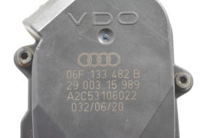 Volkswagen Passat B6 (2005–2010) Sisselaskekollektori klappide mootor 06F133482B - 2