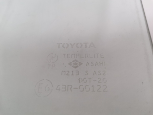 TOYOTA Yaris (1999–2005) Rear side door glass - 2