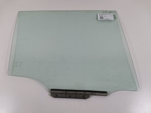   Vitre de porte latérale arrière  - 68103-13300 