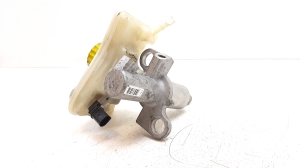 AUDI A4 B7 (2004–2008) Brake master cylinder - 2
