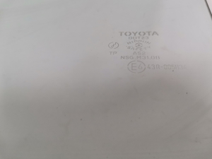 TOYOTA Corola Verso E12 (2001–2004) Aizmugurējo sānu durvju stikls 68103-13300 - 2
