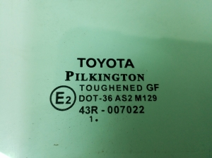 TOYOTA Avensis T22 (1997–2003) Rear side door glass - 2