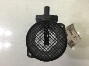 Volkswagen Passat B5 (1997–2005) Mass air flow sensor 071906461B - 3