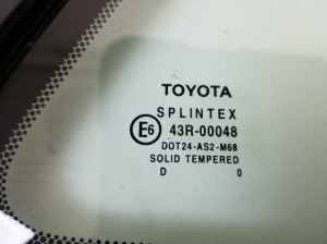 TOYOTA Avensis T22 (1997–2003) Seitenscheibe hinten (Karosserie) - 3