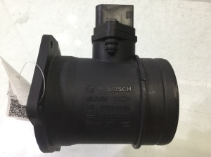 Volkswagen Passat B5 (1997–2005) Luftmassenmesser 06B133471A - 2