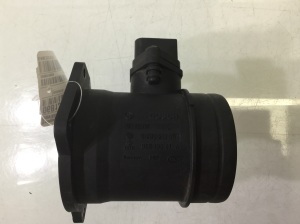 Volkswagen Passat B5 (1997–2005) Luftmassenmesser 06B133471A - 4