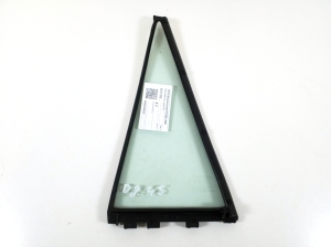 TOYOTA Corola Verso E12 (2001–2004) Aizmugurējo sānu durvju trīsstūrveida stikls 68123-13260 - 2