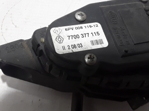   Akseleratora pedālis  - 7700377115 