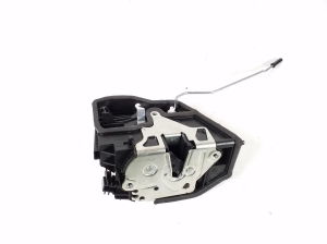 BMW 5 SERIES E60 (2003–2010) Rear side door lock 7202148 - 2