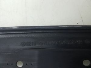 Mercedes Benz CLS-Class 219 (2004–2010) Esiukse muu osa A2197270230 - 3