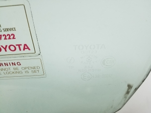 TOYOTA Previa (2000–2006) Esiukse klaas 68102-28210 - 2