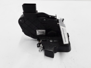 Rear side door lock - 30784490