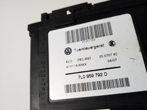 Volkswagen Touareg I (2002–2010) Fensterhebermotor vorne 7L0959792D - 3