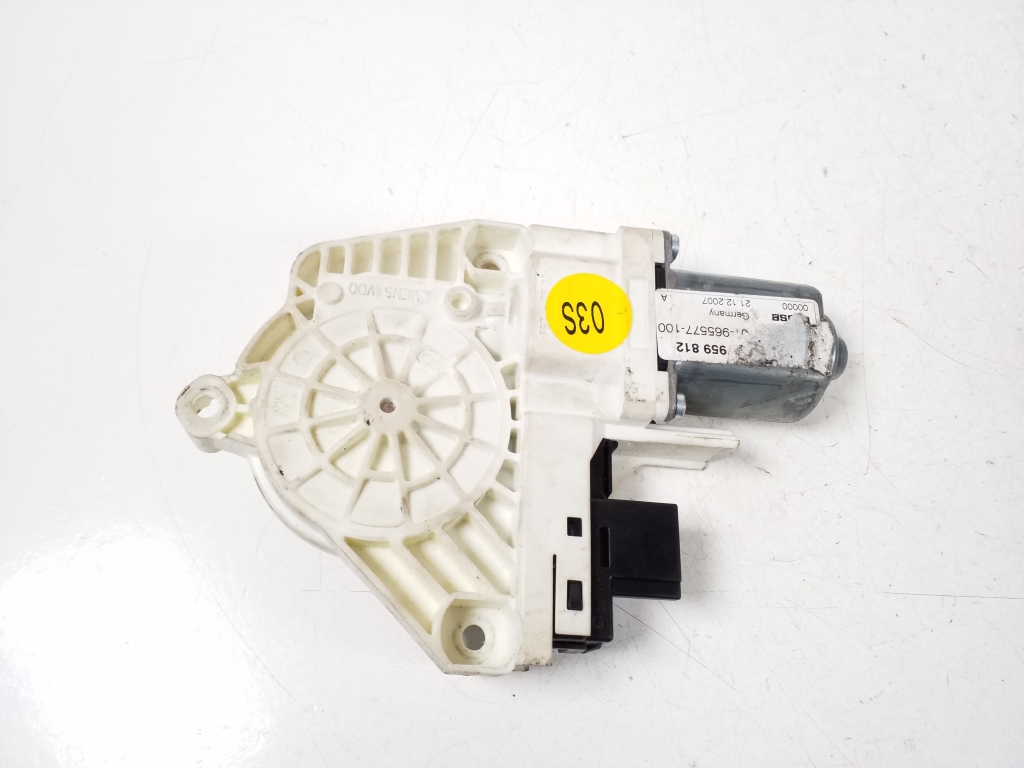 AUDI A4 B8/8K (2011-2016) Rear Right Door Window Control Motor 8K0959812 21932028