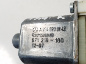 Mercedes Benz C-Class 204 (2007–2014) Esiukse aknatõstuki mootor A2048200142 - 2