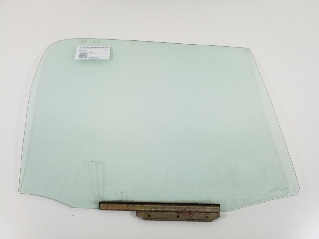 TOYOTA Yaris Verso 1 generation (1999-2006) Verre de porte coulissante côté gauche 68140-52110 21019093