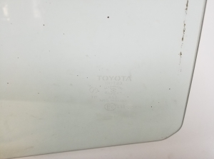 TOYOTA Yaris Verso (1999–2006) Aizmugurējo sānu durvju stikls 68140-52110 - 2