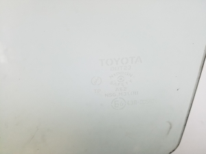 TOYOTA Corola Verso E12 (2001–2004) Aizmugurējo sānu durvju stikls - 3