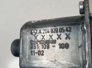 Mercedes Benz E-Class W212 (2009–2015) Tagumise külgukse aknatõstuki mootor A2048200542 - 4