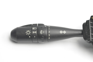 Mitsubishi Colt VI (2003–2012) Commande de clignotants 17E018 - 2