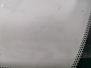 TOYOTA Previa (2000–2006) Priekšējo durvju trīsstūra stikls 62120-28140 - 2