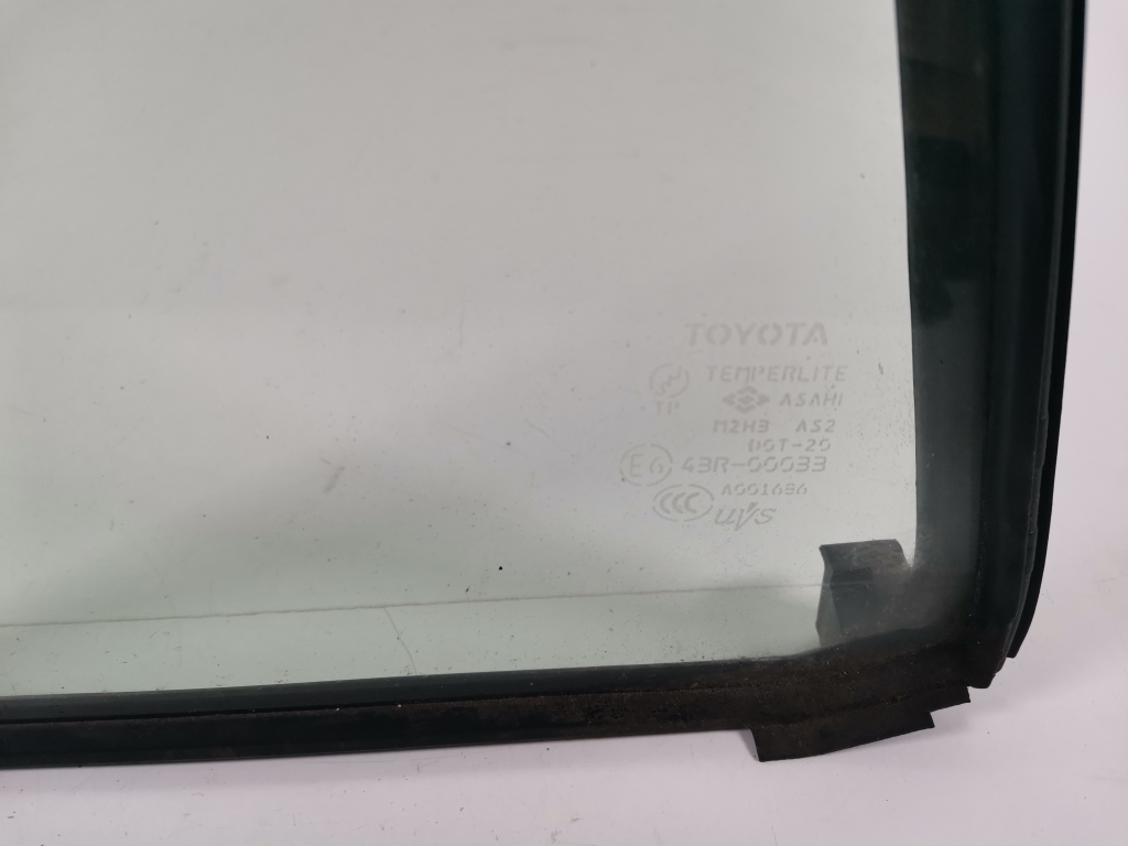 TOYOTA RAV4 2 generation (XA20) (2000-2006) Galinė kairė fortkutė (mažasis stiklas) 68124-42080 21020210