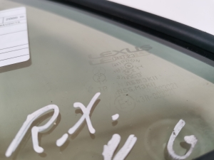 LEXUS RX MCU1 (1998–2003) Aizmugurējo sānu durvju trīsstūrveida stikls - 3