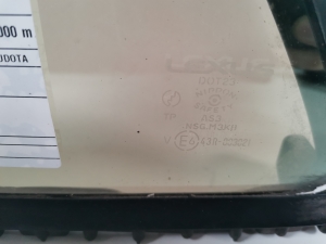 LEXUS RX MCU1 (1998–2003) Aizmugurējo sānu durvju trīsstūrveida stikls - 3