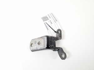 Rear side door lower hinge - 68770-52031